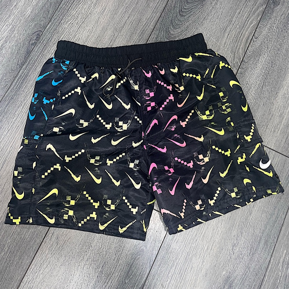 Nike boys swim trunks L (9yrs-10yrs)